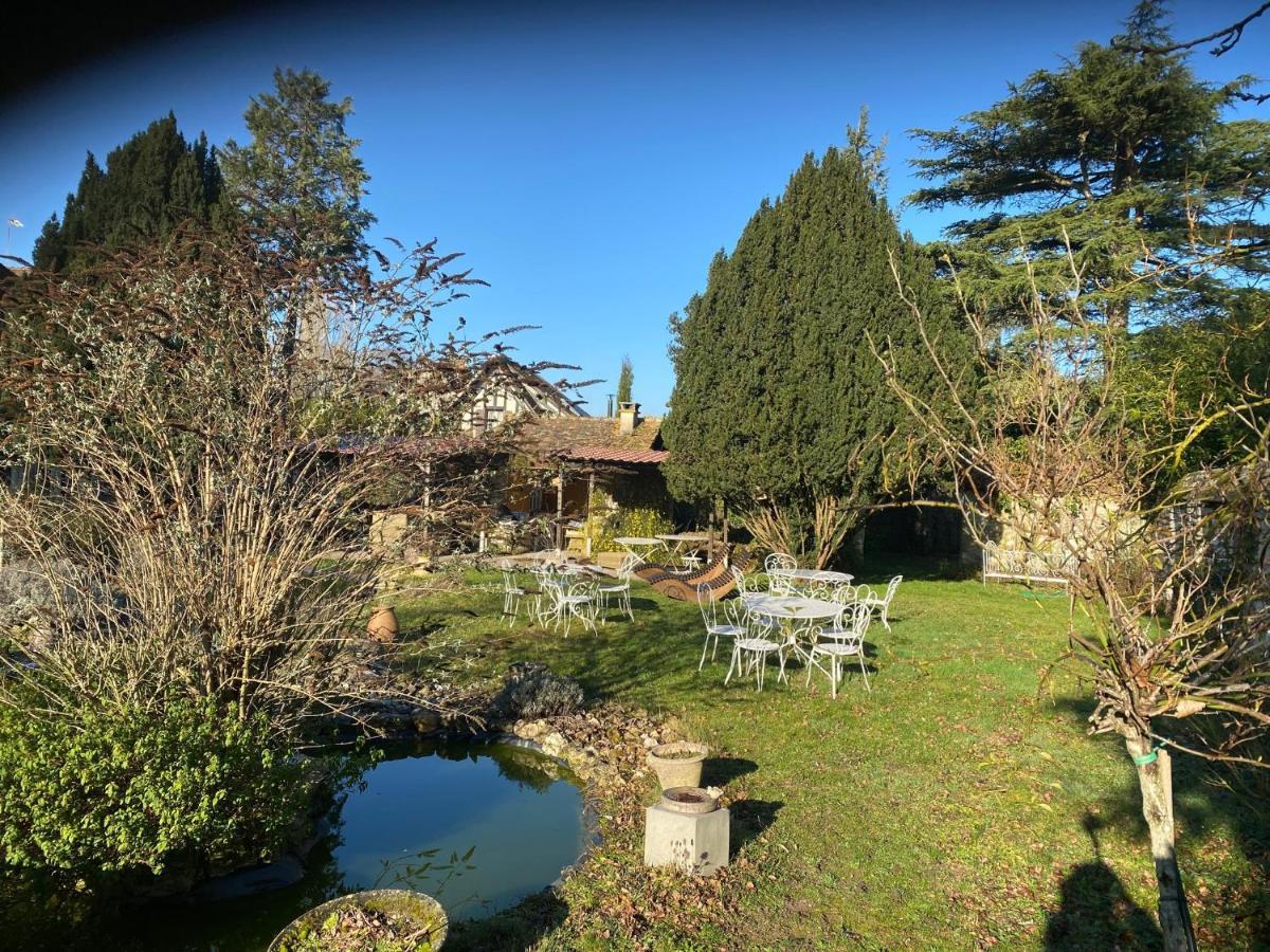 Une Vie En Rose Pressagny-lʼOrgeuilleux Exteriér fotografie