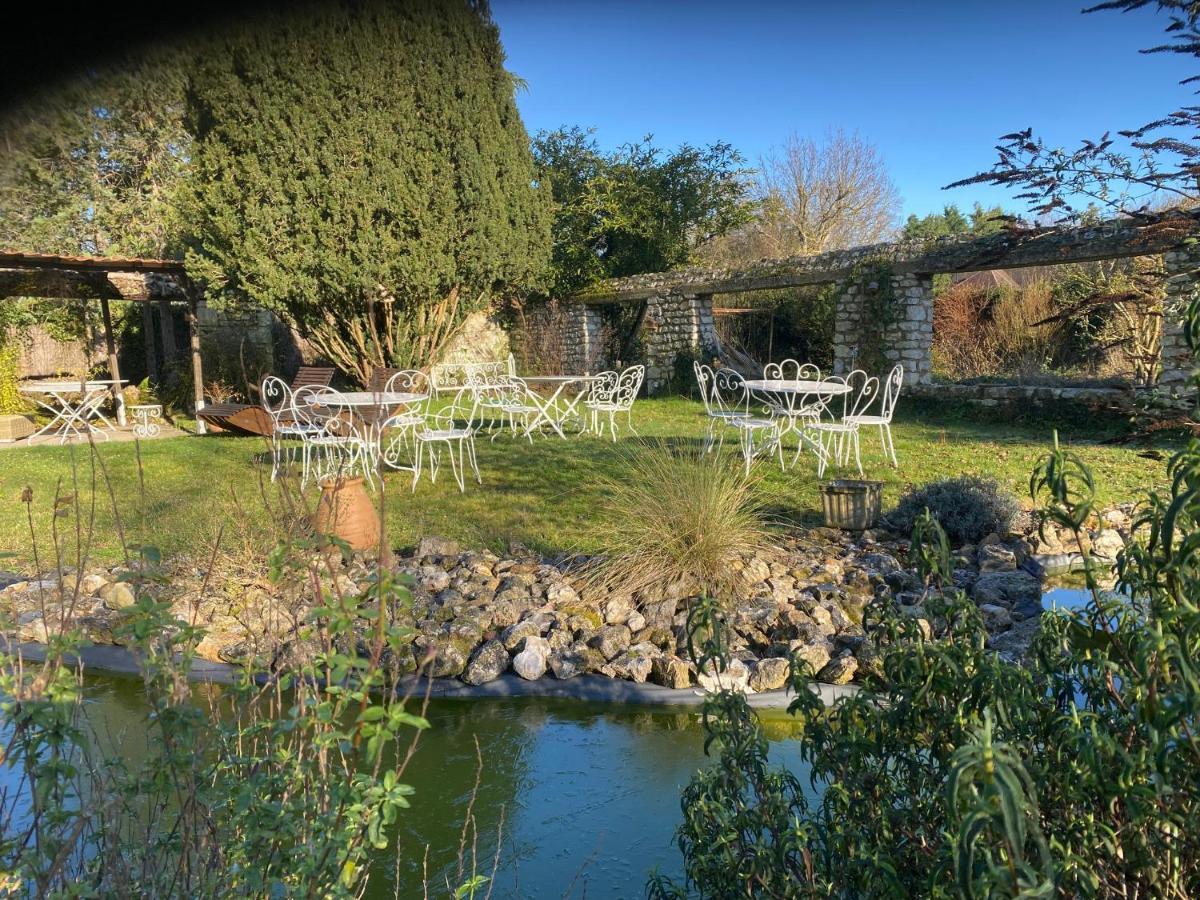 Une Vie En Rose Pressagny-lʼOrgeuilleux Exteriér fotografie