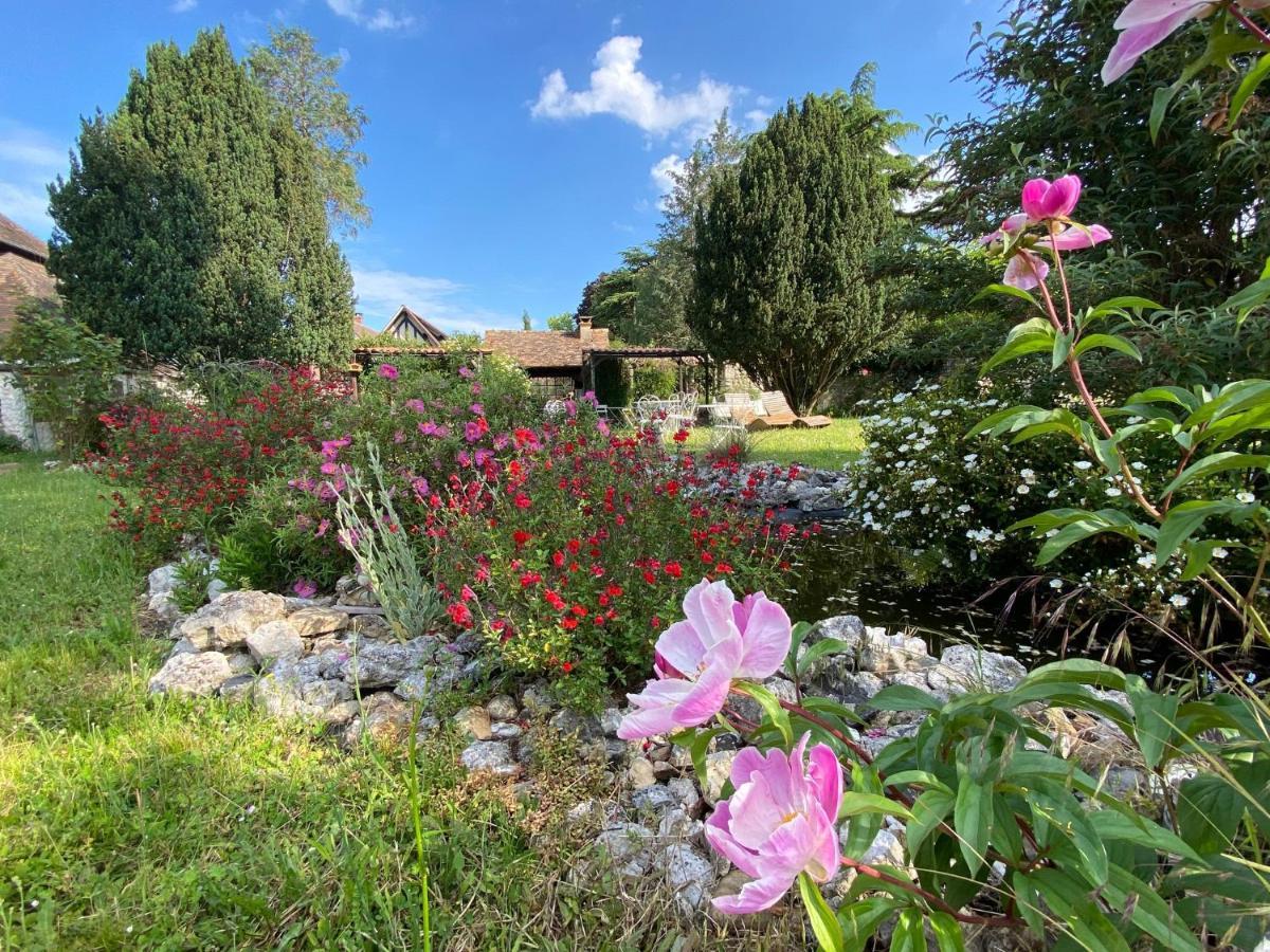 Une Vie En Rose Pressagny-lʼOrgeuilleux Exteriér fotografie