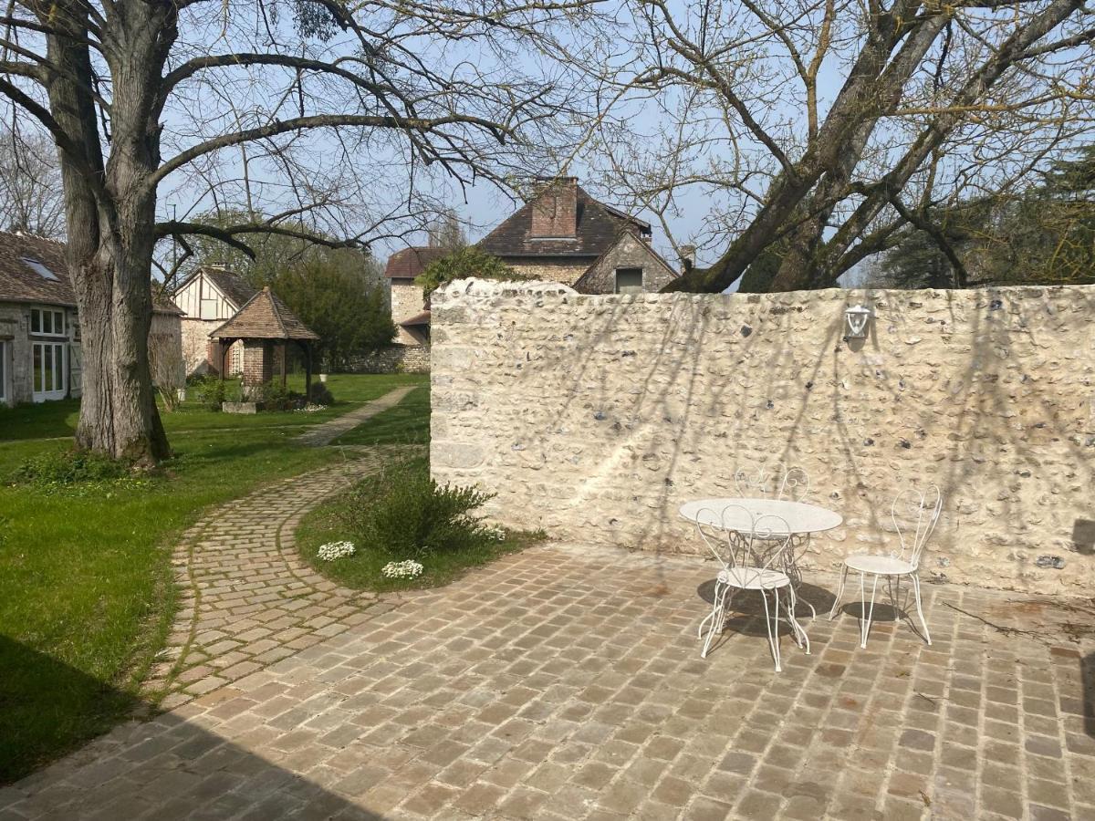 Une Vie En Rose Pressagny-lʼOrgeuilleux Exteriér fotografie